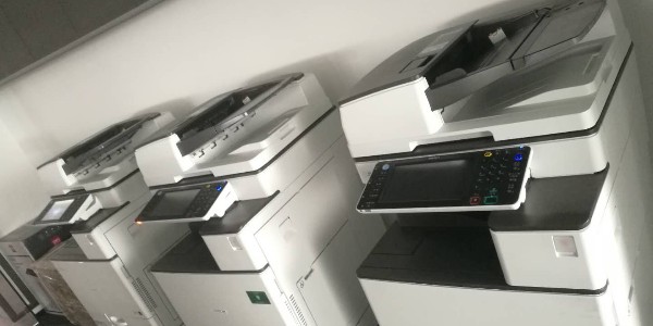 使用打印机租赁时，打印淡变浅是没墨吗？